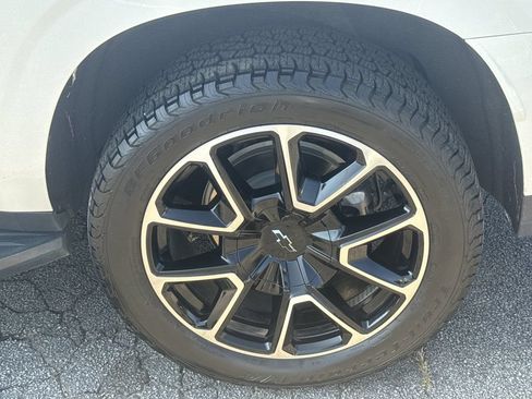 Used 2023 Chevrolet Suburban RST w/ Luxury Package AWD/4WD image 23