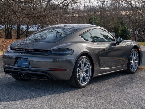 Certified 2024 Porsche 718 Cayman Base w/ Premium Package image 7