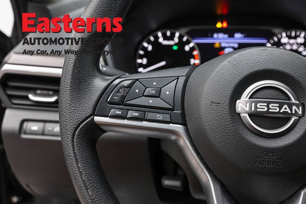 Used 2024 Nissan Altima 2.5 SV FWD image 17