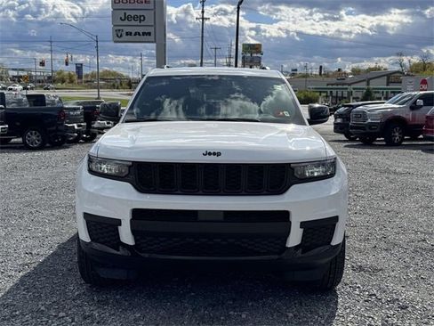 New 2025 Jeep Grand Cherokee L Laredo image 23