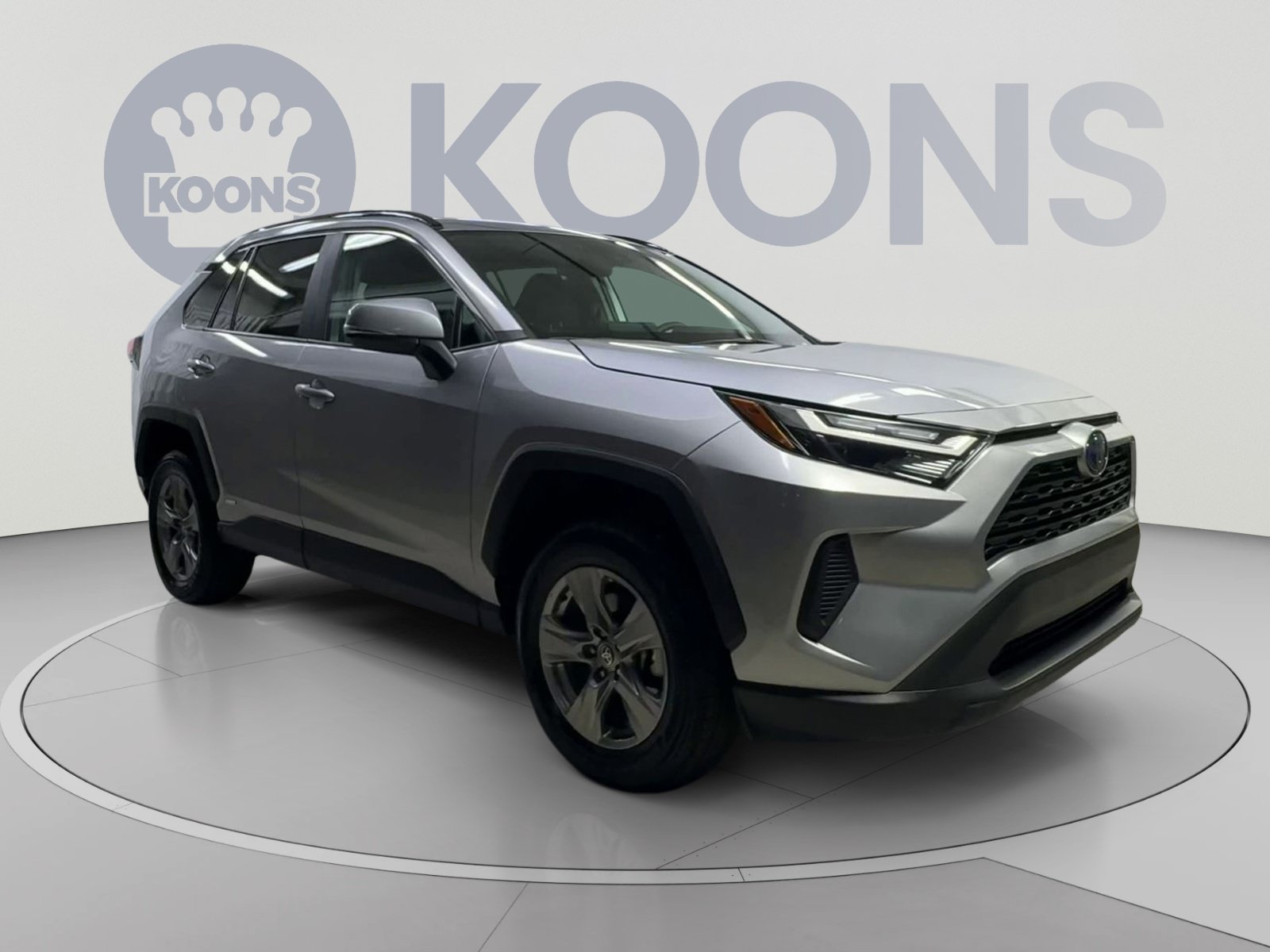 Used 2024 Toyota RAV4 LE AWD/4WD image 2
