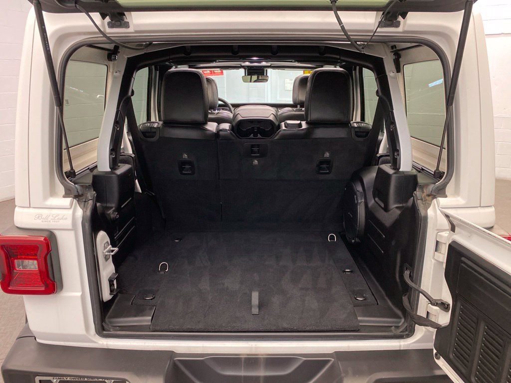 Used 2019 Jeep Wrangler Unlimited Sahara AWD/4WD image 23