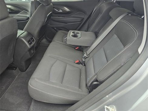 Used 2023 GMC Terrain SLE image 11