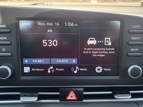 Used 2025 Hyundai Elantra SE image 31