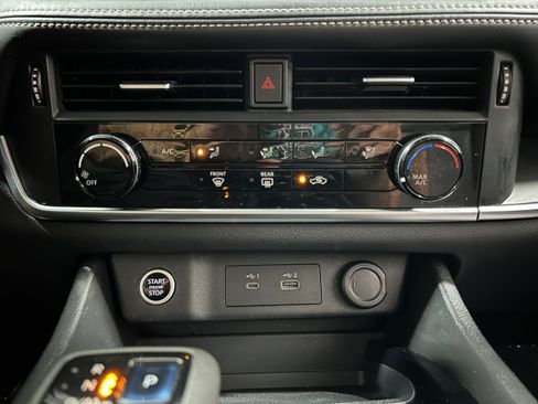 Used 2022 Nissan Rogue S AWD/4WD image 8