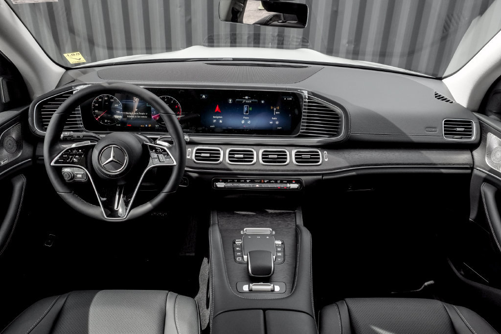 Used 2026 Mercedes-Benz GLS 450 4MATIC image 23