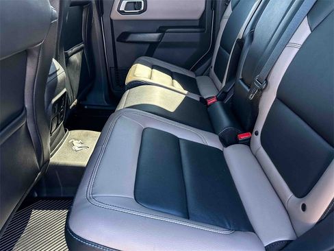 Used 2024 Ford Bronco Wildtrak image 18