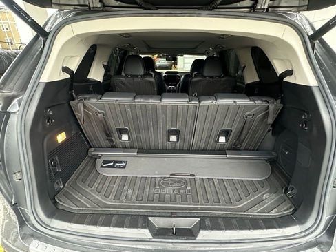 Used 2021 Subaru Ascent Touring image 9