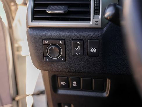 Used 2017 Lexus GX 460 Premium image 15