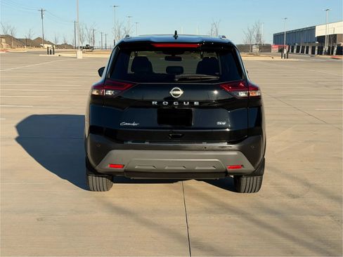 Used 2023 Nissan Rogue SV w/ SV Premium B Package FWD image 5