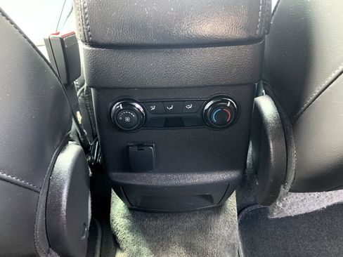 Used 2015 Ford Explorer XLT w/ Equipment Group 202B AWD/4WD image 39
