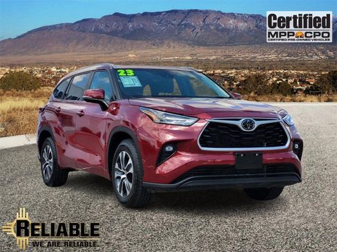 Used 2023 Toyota Highlander L image 1