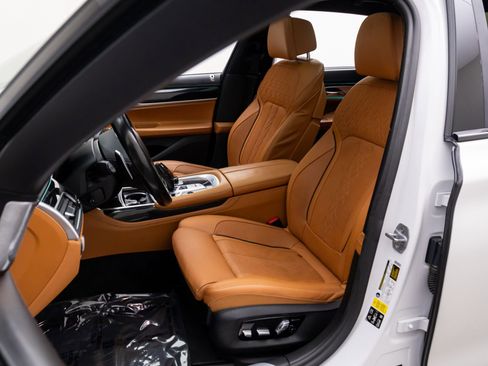 Used 2020 BMW 750i xDrive image 14