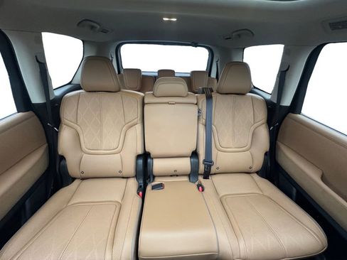 Used 2025 INFINITI QX80 Sensory image 18