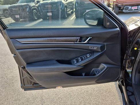 Used 2021 Honda Accord EX-L image 17