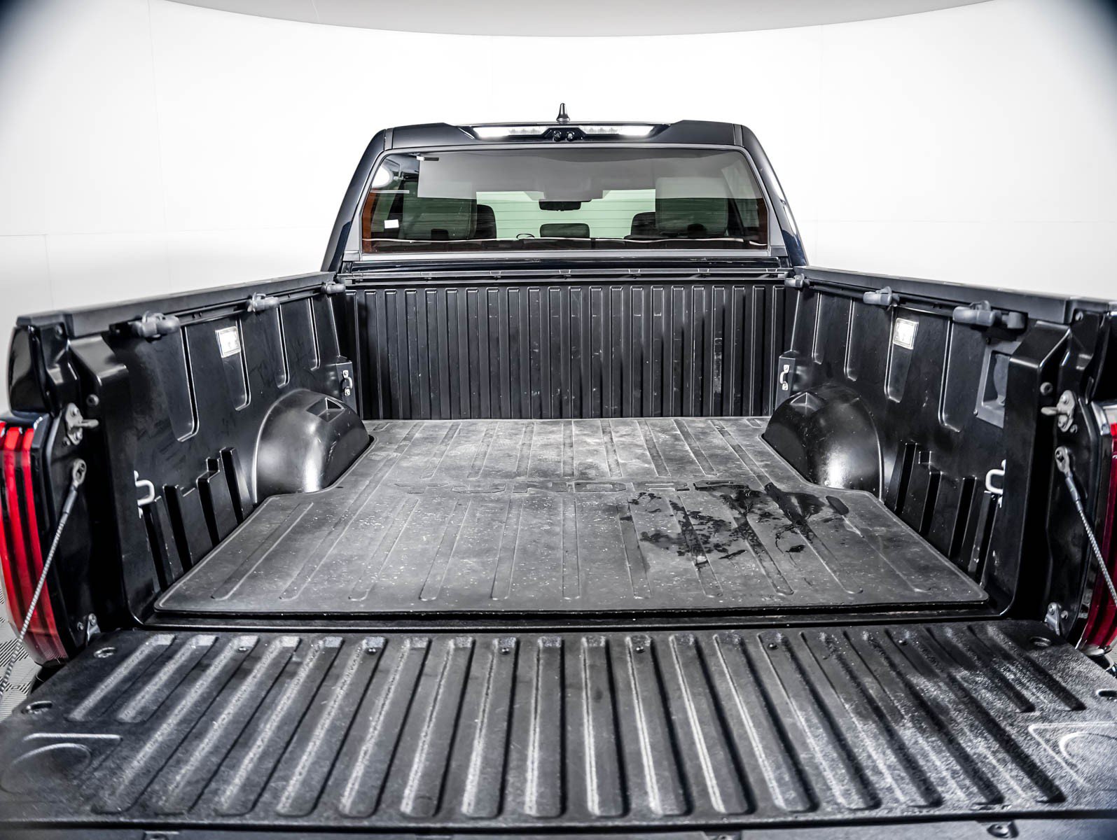 Used 2024 Toyota Tundra Limited AWD/4WD image 8