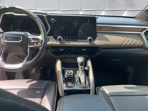 Used 2025 GMC Canyon Denali AWD/4WD image 11