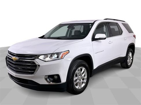 Used 2021 Chevrolet Traverse LT image 1