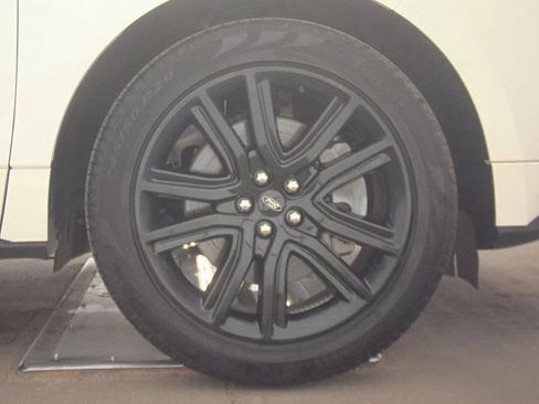 Used 2023 Ford Edge ST-Line image 10