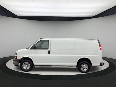 Used 2024 Chevrolet Express 2500 w/ Driver Convenience Package image 5