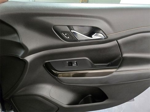 Used 2021 GMC Acadia AT4 w/ Technology Package image 26