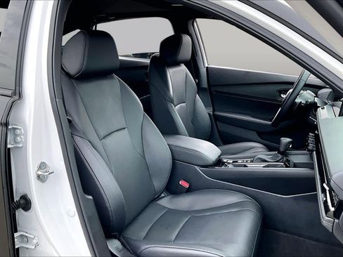 Used 2025 Honda Accord Sport image 9