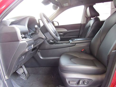 Certified 2026 Toyota Grand Highlander AWD image 11