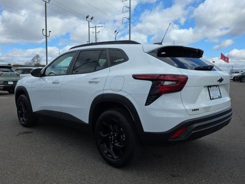 New 2026 Chevrolet Trax LT w/ Driver Confidence Package image 3