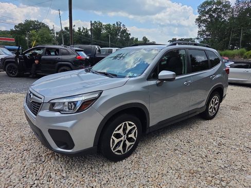 Used 2020 Subaru Forester Premium w/ Popular Package #1 AWD/4WD image 3