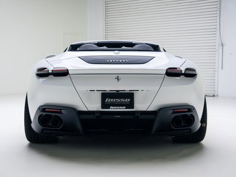 Used 2025 Ferrari Roma image 6