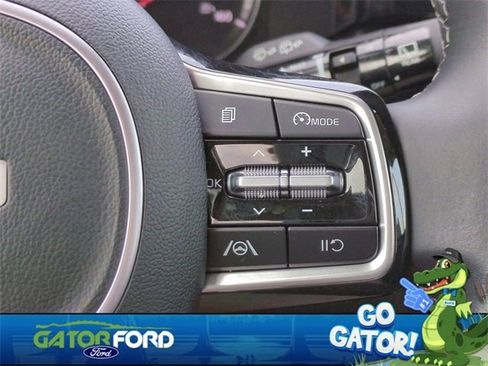 Used 2023 Kia Sorento S image 28