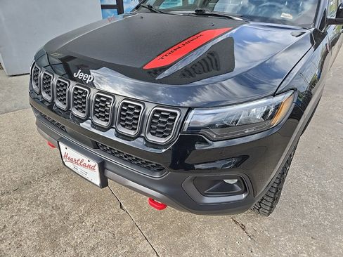 Used 2024 Jeep Compass Trailhawk image 20
