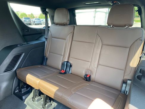 Used 2022 Chevrolet Tahoe High Country w/ LPO, Illumination Package AWD/4WD image 31