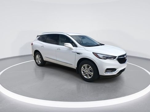 Used 2019 Buick Enclave Essence image 2