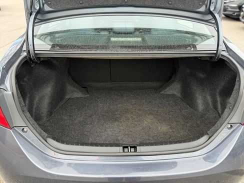 Used 2019 Toyota Corolla LE image 11