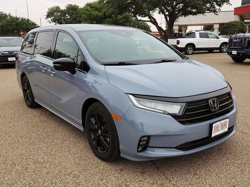 Used 2023 Honda Odyssey Sport image 6