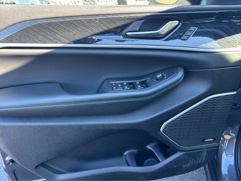 Certified 2022 Jeep Grand Cherokee Trailhawk image 12