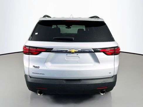 Used 2022 Chevrolet Traverse LT w/ LPO, Cargo Package FWD image 6