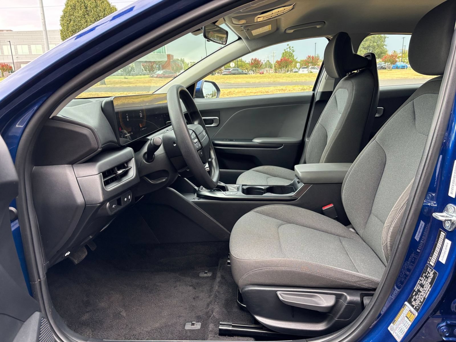 Used 2025 Kia K4 FWD image 25