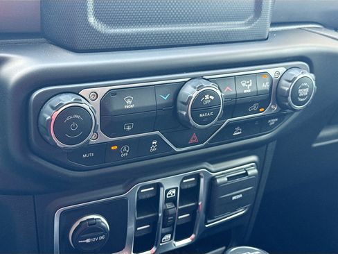Used 2023 Jeep Gladiator Sport AWD/4WD image 15