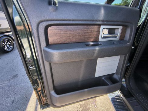 Used 2013 Ford F150 Lariat w/ Lariat Chrome Pkg image 23