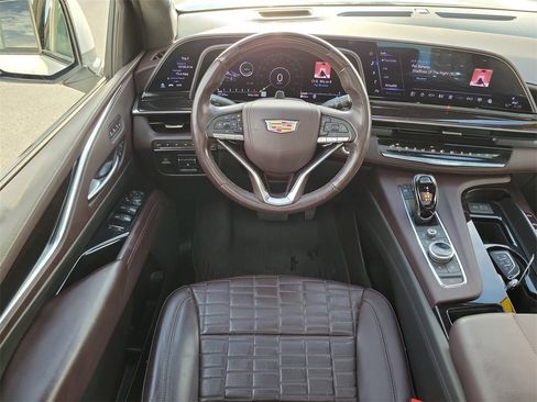 Used 2024 Cadillac Escalade Sport Platinum w/ LPO, ONYX Package image 7