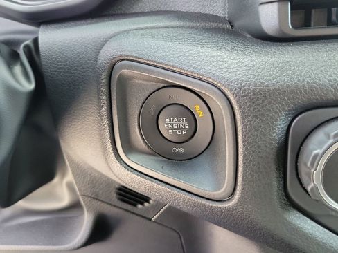 Certified 2025 Jeep Gladiator Sport image 32