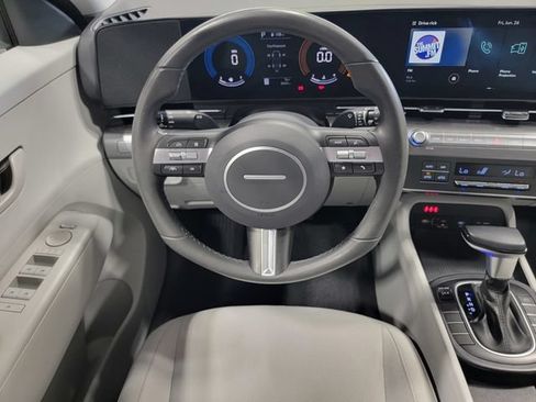 Used 2025 Hyundai Kona SEL FWD image 24