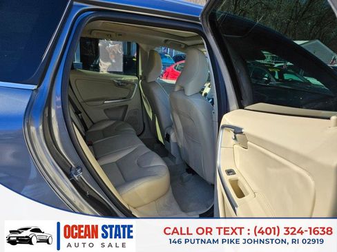 Used 2016 Volvo XC60 T5 Premier image 12