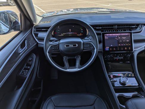 Used 2023 Jeep Grand Cherokee 4xe w/ Luxury Tech Group II image 17