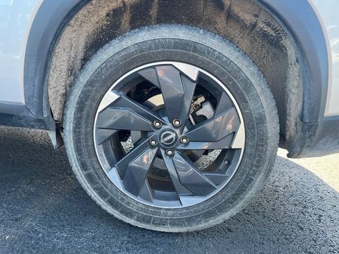Used 2024 Nissan Rogue SV AWD/4WD image 10