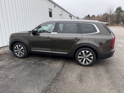 Used 2021 Kia Telluride EX w/ EX Premium Package image 10