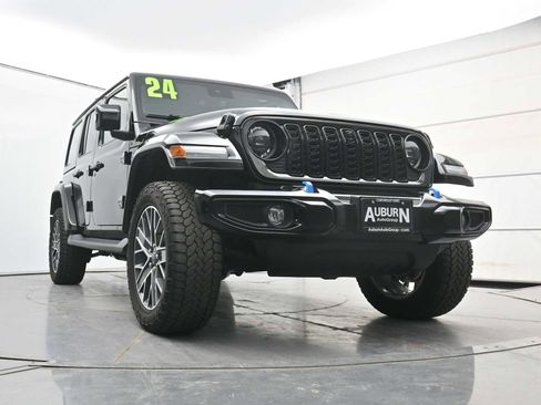 Used 2024 Jeep Wrangler High Altitude AWD/4WD image 18