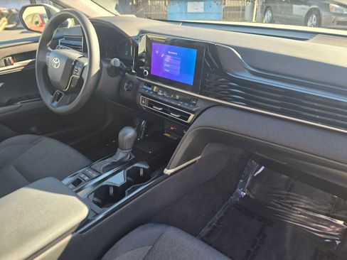Used 2025 Toyota Camry LE image 12